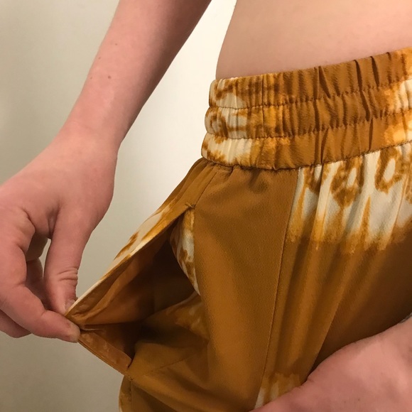 Gold Palazzo pants - Picture 5 of 10